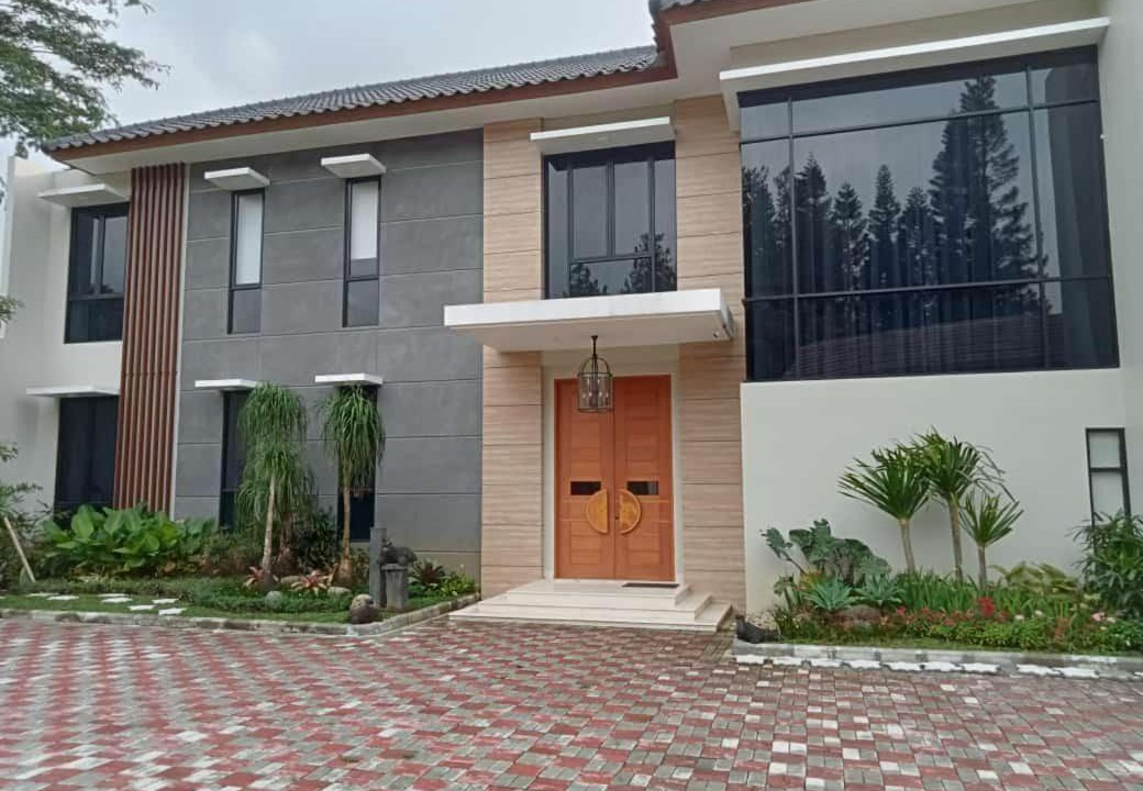 Photo of Buildings in Cisarua