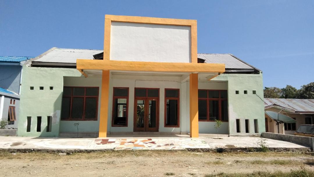 Photo of Buildings in Labuan Bajo