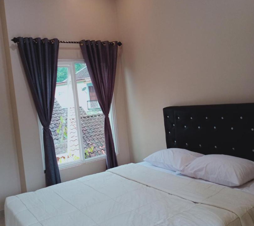 Photo of Bedroom in Hargomulyo