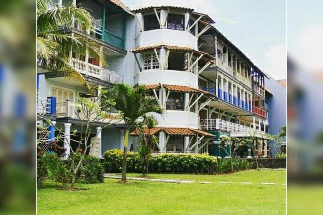 Photo of Buildings in Carita