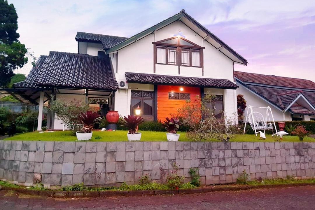 Photo of Buildings in Cipanas
