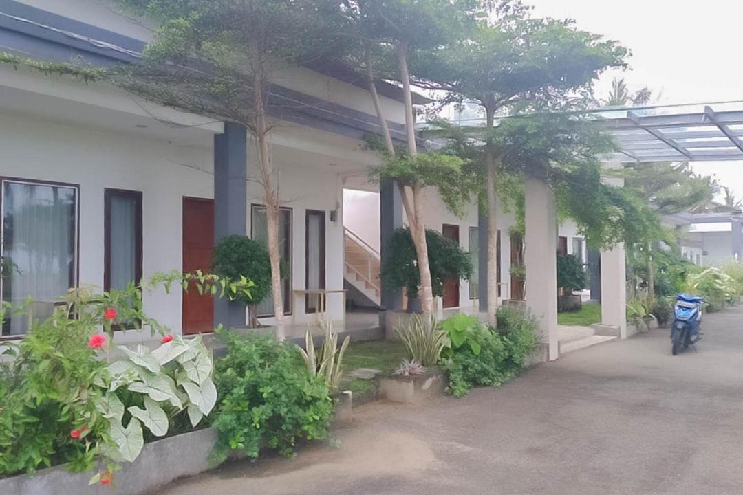 Photo of Others in Cimerak