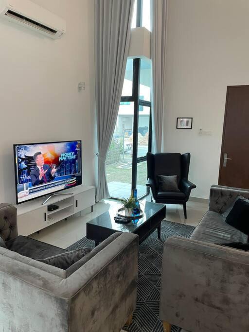 Photo of Livingroom in Geching Hilir