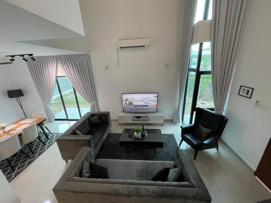 Photo of Livingroom in Geching Hilir