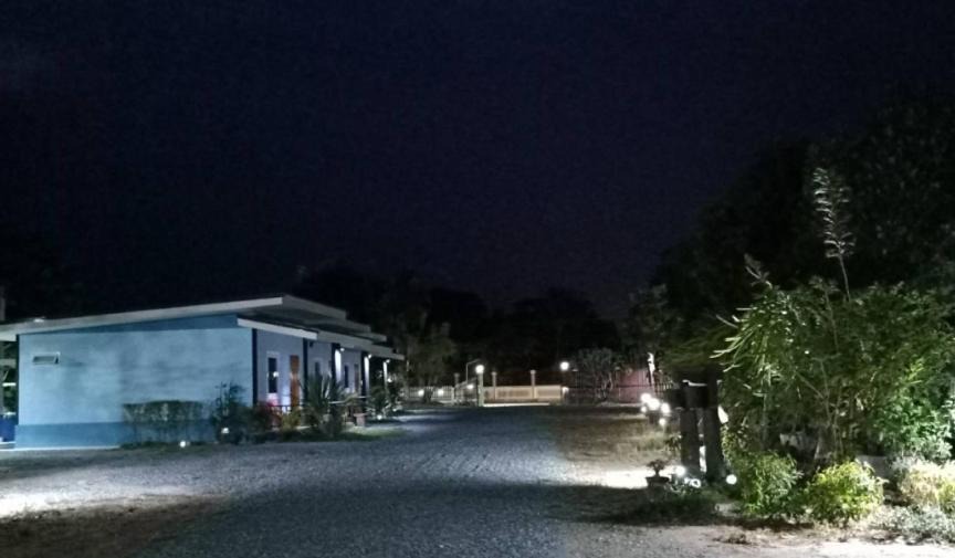 Photo of Buildings in Thap Than