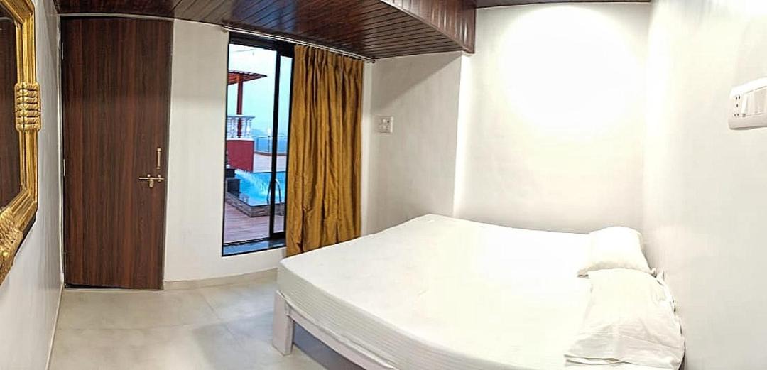 Photo of Bedroom in Aarey Colony