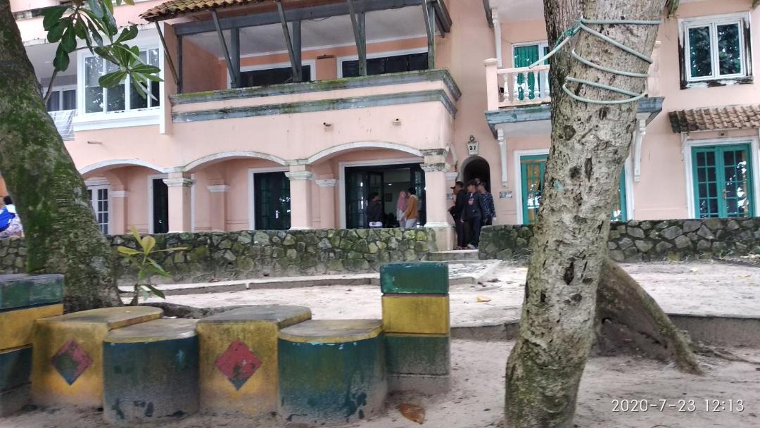 Photo of Buildings in Carita