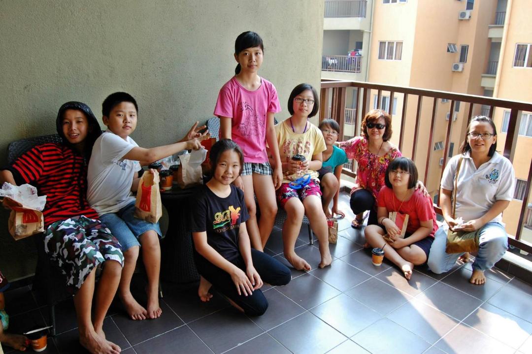 Photo of Human In Picture in Endah