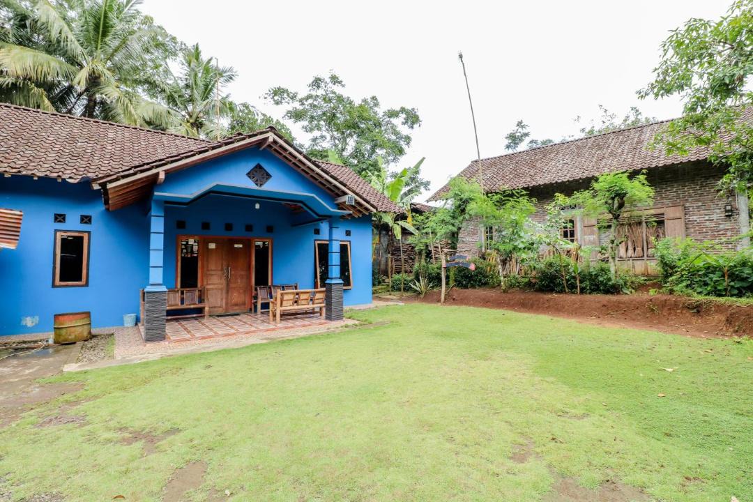 Photo of Buildings in Kalirejo