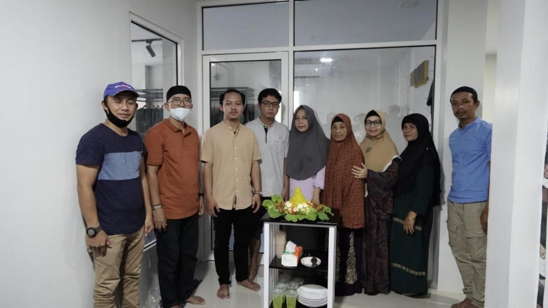 Photo of Human In Picture in Pontianak