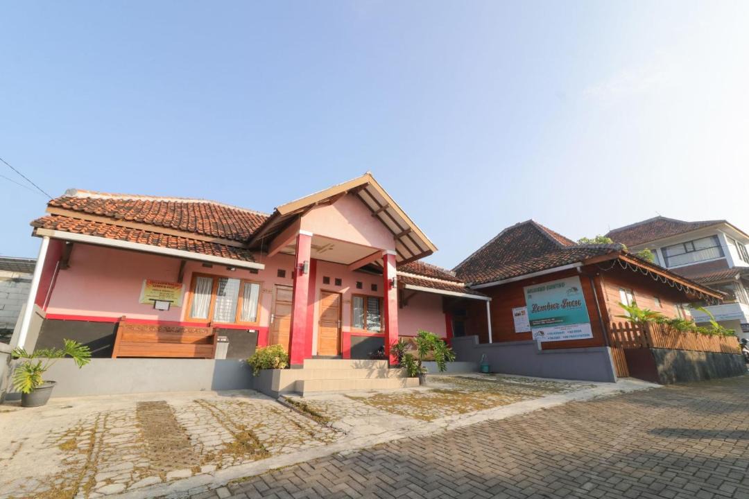 Photo of Buildings in Parongpong