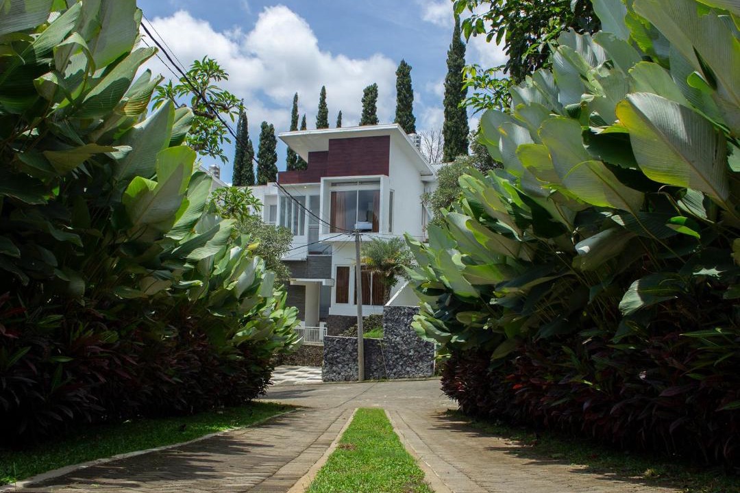 Photo of Buildings in Oro Oro Ombo