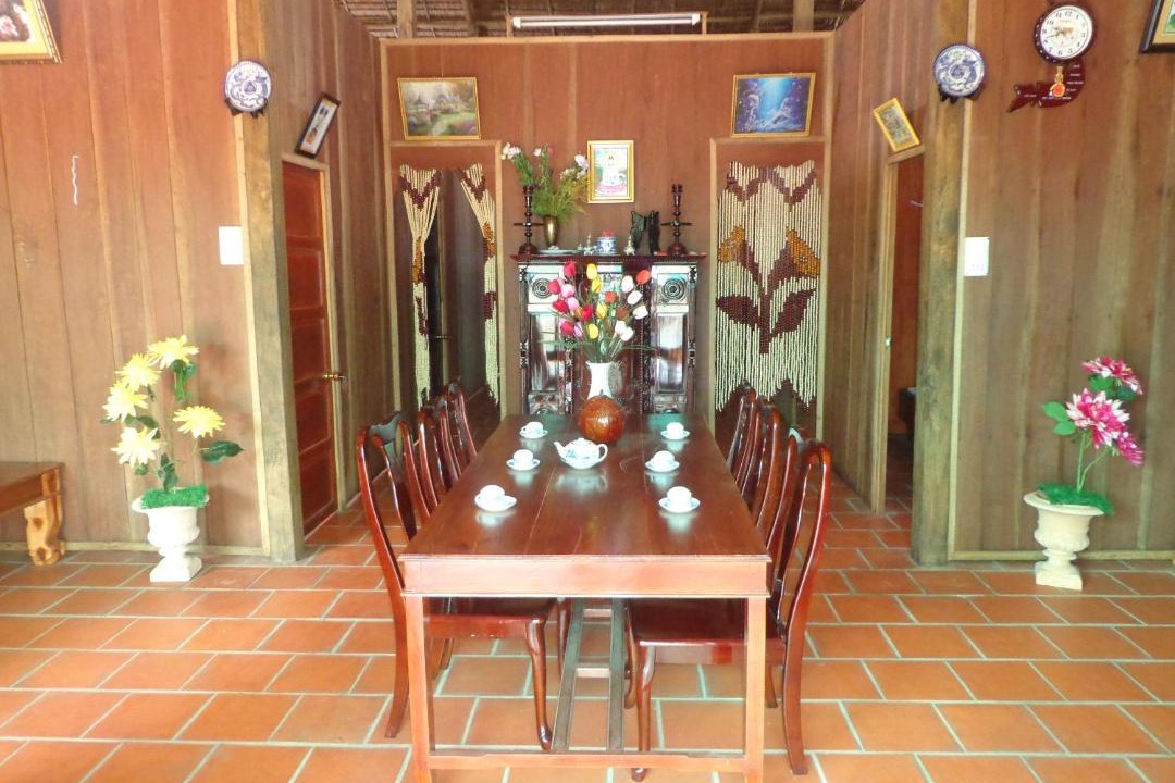 Photo of Others in Long Ho