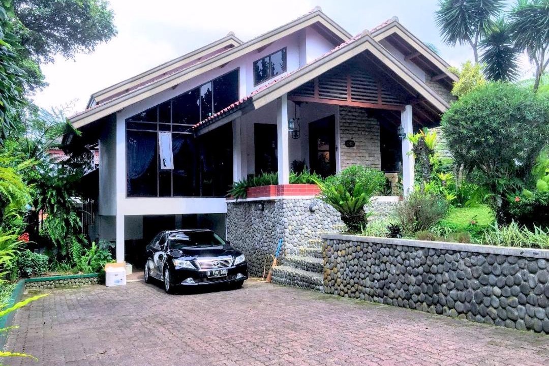 Photo of Buildings in Cipanas