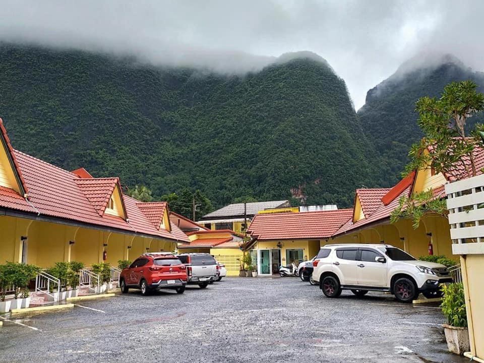 Photo of Buildings in Thai Chang