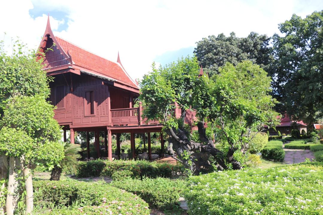 Photo of Others in Si Prachan