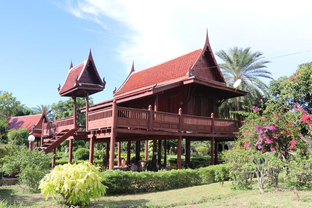 Photo of Others in Si Prachan