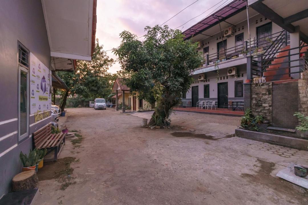 Photo of Others in Babakan