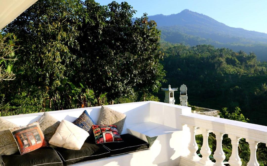 Photo of Patio Balcony in Batunya