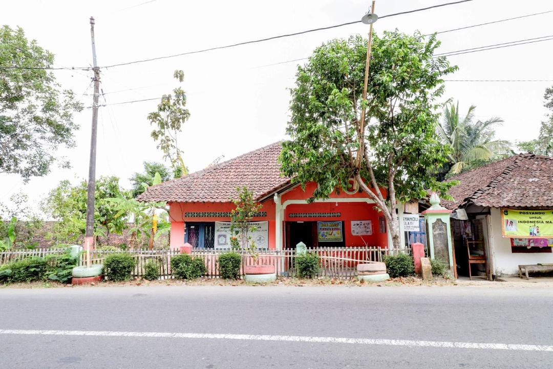 Photo of Buildings in Kalirejo