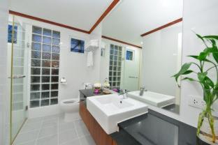 Photo of Bathroom in Koh Kaew