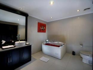 Photo of Bathroom in Sunset Road