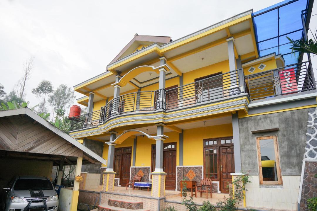 Photo of Buildings in Tosari