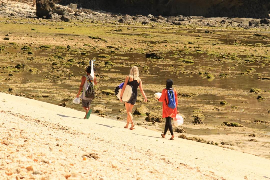 Photo of Human In Picture in Pangandaran