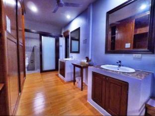 Photo of Bathroom in Takua Pa