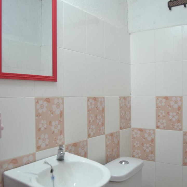 Photo of Bathroom in Kampung Batu Maung