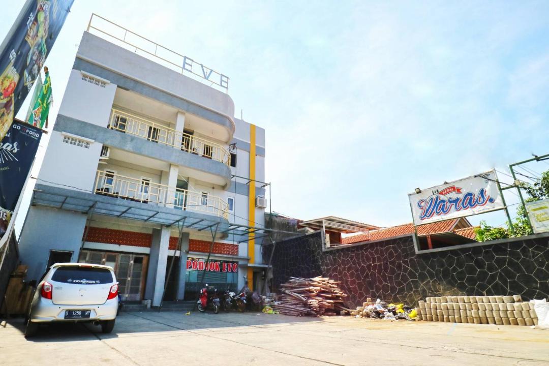 Photo of Buildings in Pameungpeuk