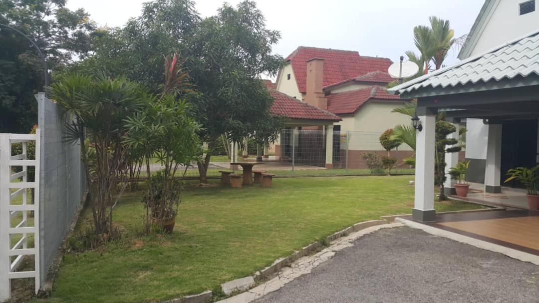 Photo of Buildings in Alor Gajah