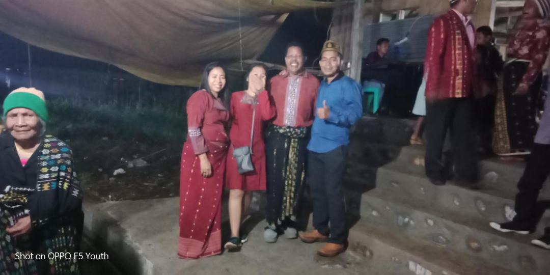 Photo of Human In Picture in Labuan Bajo