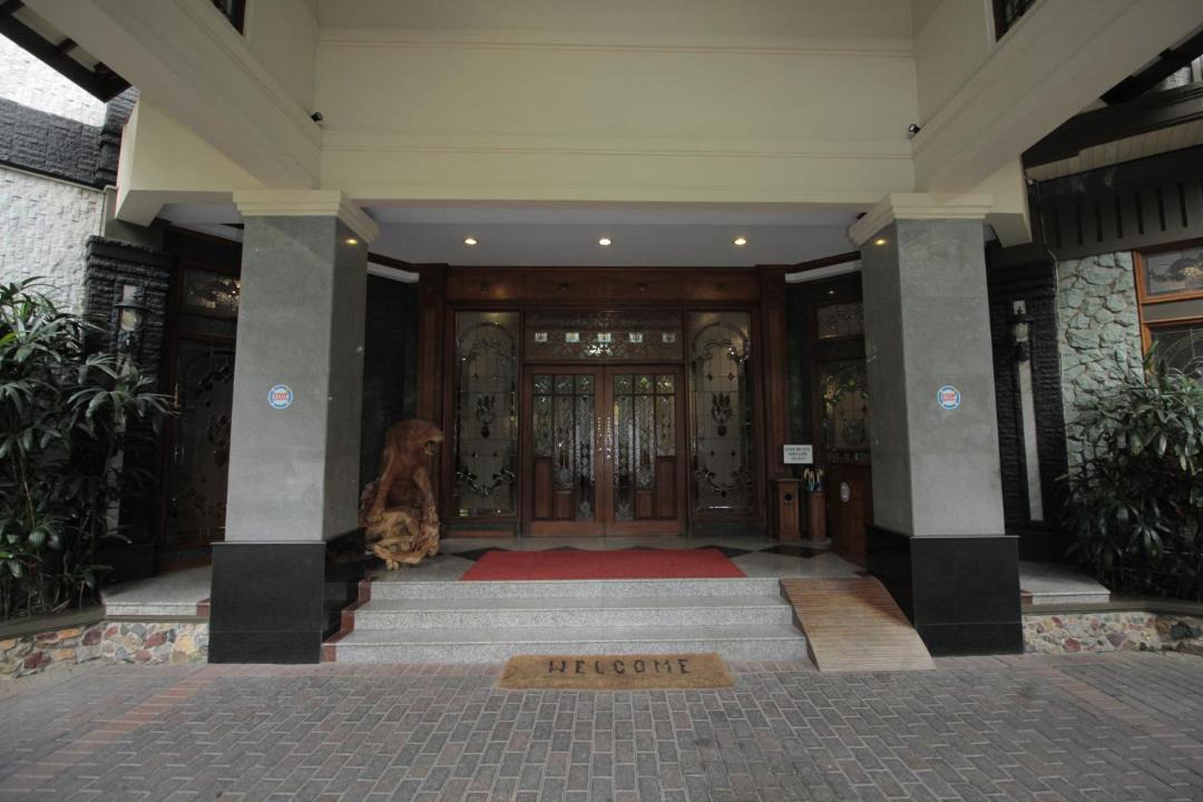 Photo of Others in Gresik