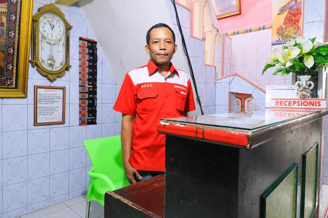 Photo of Human In Picture in Bungurasih