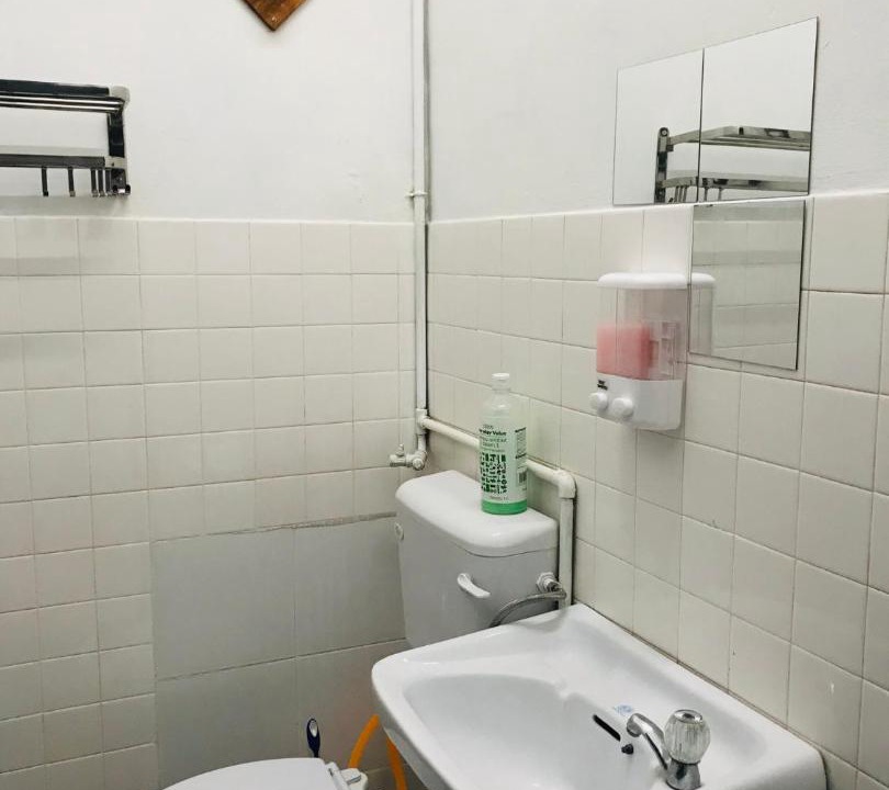 Photo of Bathroom in Batu Enam