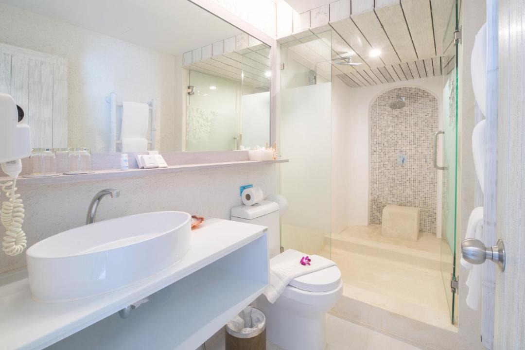 Photo of Bathroom in Khuekkhak