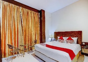 OYO 90350 Hotel Five Star 2