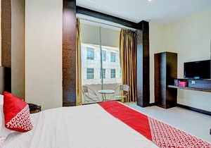 OYO 90350 Hotel Five Star 2