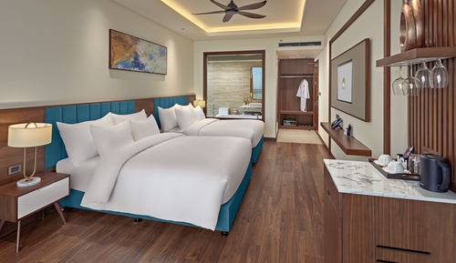 Suite Family Room with Oceanview Balcony