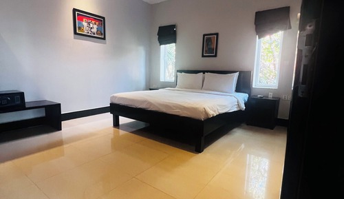 King Suite - No Pool View