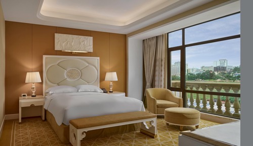 Executive Suite, City View (Single Room)