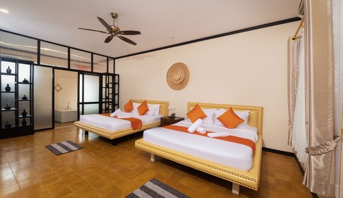 Family Room, Multiple Beds