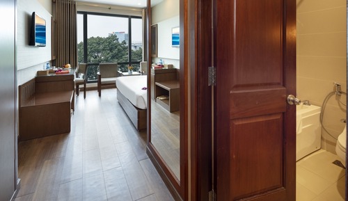 Premium Deluxe Double with Window - Free Mini Bar