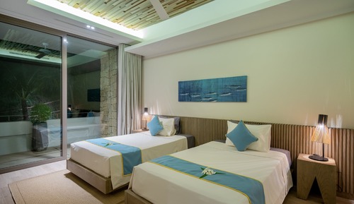 Mia Luxury Five-Bedroom Residence (Check-in from 3PM, Check-out till 11AM)