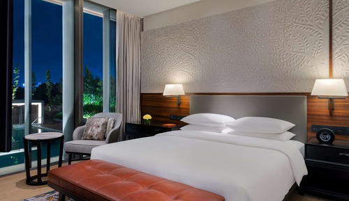 Royal Suite, Pool View
