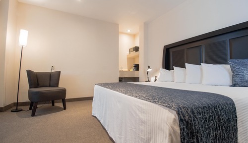 Suite, 1 King Bed, Non Smoking