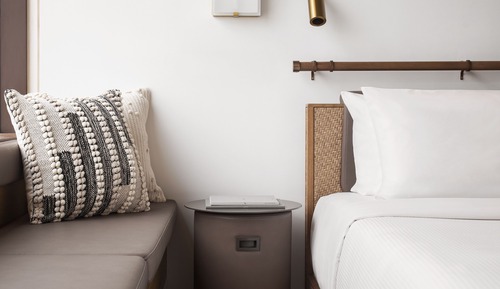Deluxe Room, 1 King Bed, City View