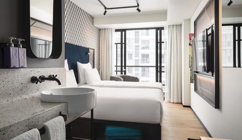 Comfort Room, 1 Queen Bed, Balcony