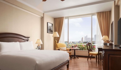 Superior Room, 1 King Bed, Club Lounge Access